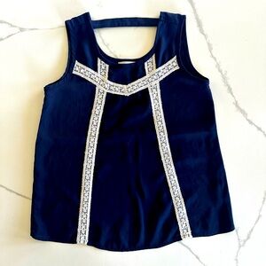 Navy girls sleeveless shirt, size small (8). Super cute!